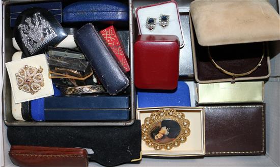 A group of costume jewellery and hat pins.